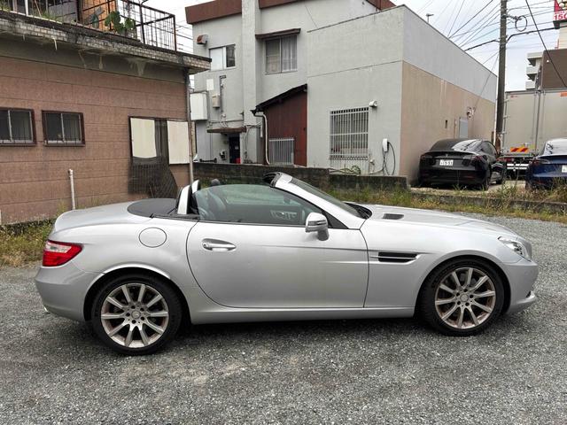 ＳＬＫ ＳＬＫ３５０ブルーエフィシェンシー　オープンカー　ドライブレコーダー　ＥＴＣ　ナビ　ＴＶ　クリアランスソナー　オートクルーズコントロール　オートライト　ＨＩＤ　ＡＴ　スマートキー　電動格納ミラー　シートヒーター　アルミホイール（47枚目）