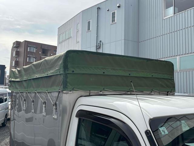 サンバートラック TB 軽トラック 幌付 5MT ETC バックカメラ エアコン 運転席エアバッグ 車検令和8年9月(16枚目)