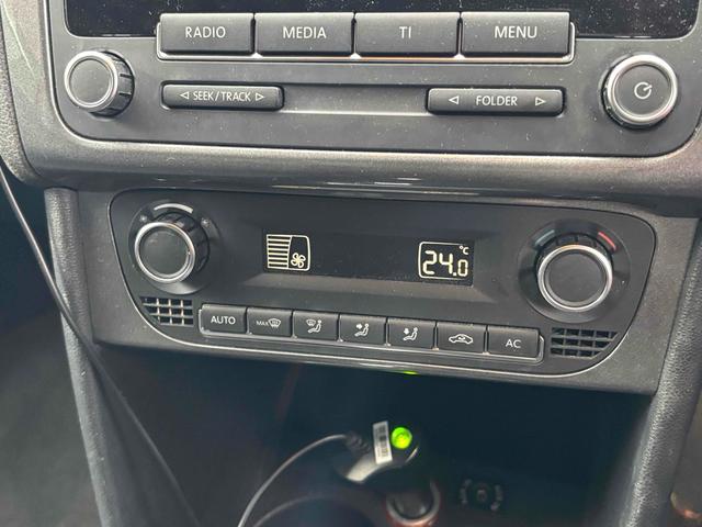 ポロ 　ＥＴＣ　ナビ　ＴＶ　クリアランスソナー　アルミホイール　キーレスエントリー　電動格納ミラー　ＡＴ　盗難防止システム　ＡＢＳ　ＥＳＣ　ＣＤ　エアコン　パワーステアリング　パワーウィンドウ（6枚目）