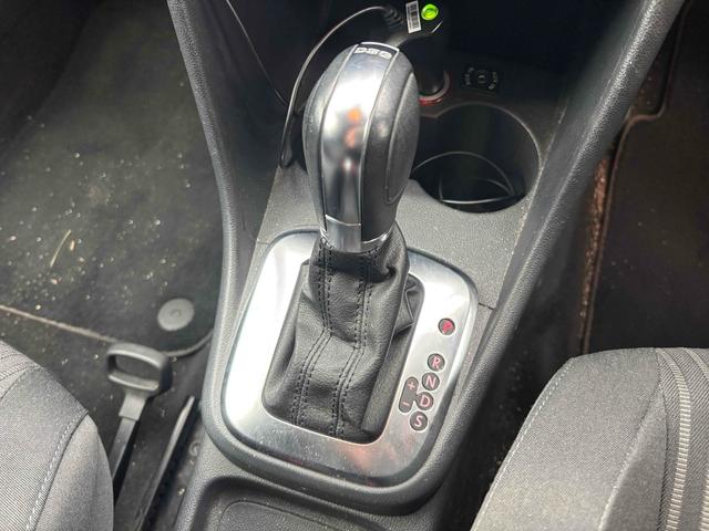 ポロ 　ＥＴＣ　ナビ　ＴＶ　クリアランスソナー　アルミホイール　キーレスエントリー　電動格納ミラー　ＡＴ　盗難防止システム　ＡＢＳ　ＥＳＣ　ＣＤ　エアコン　パワーステアリング　パワーウィンドウ（7枚目）