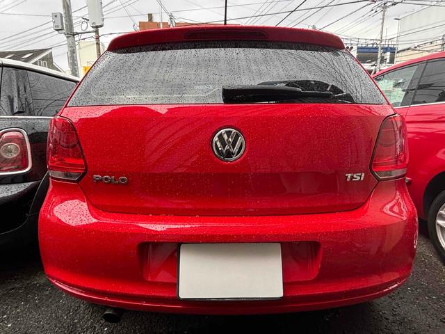 ポロ 　ＥＴＣ　ナビ　ＴＶ　クリアランスソナー　アルミホイール　キーレスエントリー　電動格納ミラー　ＡＴ　盗難防止システム　ＡＢＳ　ＥＳＣ　ＣＤ　エアコン　パワーステアリング　パワーウィンドウ（15枚目）