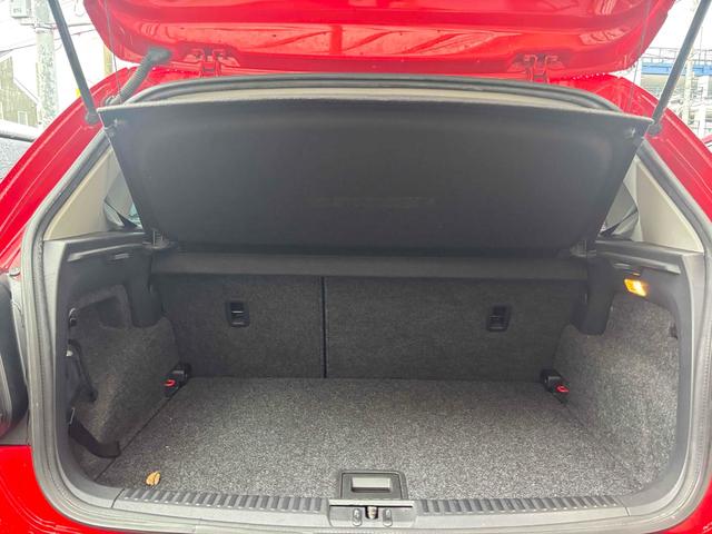 ポロ 　ＥＴＣ　ナビ　ＴＶ　クリアランスソナー　アルミホイール　キーレスエントリー　電動格納ミラー　ＡＴ　盗難防止システム　ＡＢＳ　ＥＳＣ　ＣＤ　エアコン　パワーステアリング　パワーウィンドウ（19枚目）