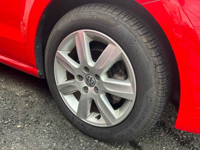 ポロ 　ＥＴＣ　ナビ　ＴＶ　クリアランスソナー　アルミホイール　キーレスエントリー　電動格納ミラー　ＡＴ　盗難防止システム　ＡＢＳ　ＥＳＣ　ＣＤ　エアコン　パワーステアリング　パワーウィンドウ（20枚目）