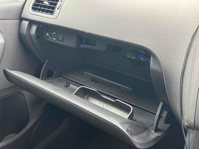 ポロ 　ＥＴＣ　ナビ　ＴＶ　クリアランスソナー　アルミホイール　キーレスエントリー　電動格納ミラー　ＡＴ　盗難防止システム　ＡＢＳ　ＥＳＣ　ＣＤ　エアコン　パワーステアリング　パワーウィンドウ（40枚目）