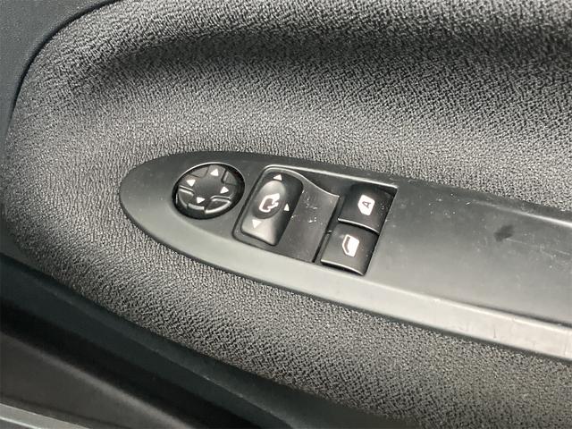 DS3 シック ETC オートクルーズコントロール アルミホイール 電動格納ミラー AT 盗難防止システム ABS ESC エアコン パワーステアリング パワーウィンドウ 運転席エアバッグ 助手席エアバッグ(12枚目)