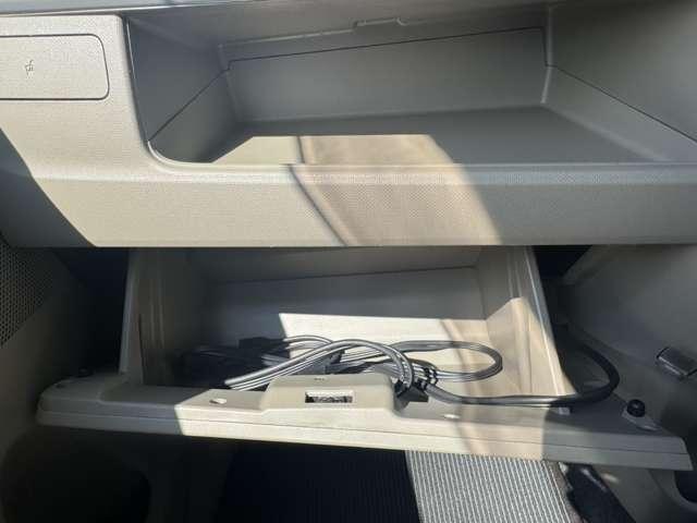 ムーヴ Ｌ　スマートセレクションＳＡ　禁煙車　安全装置　衝突被害軽減ブレーキ　横滑り防止装置　盗難防止装置　社外ナビ　フルセグＴＶ　Ｂｌｕｅｔｏｏｔｈ　ＣＤ　ＤＶＤ　　ＥＴＣ　アイドリングストップ　キーレス（32枚目）