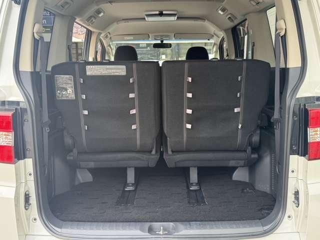 デリカＤ：５ ローデスト　リミテッドエディション　禁煙車　安全装置　横滑り防止装置　両側電動スライドドア　社外ナビ　Ｂｌｕｅｔｏｏｔｈ接続　ＣＤ　ＤＶＤ　フルセグＴＶ　バックカメラ　ＥＴＣ　後席モニター　フォグランプ　純正アルミ　キーレス（30枚目）