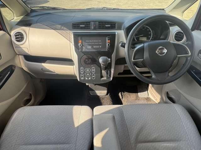 デイズ Ｘ　禁煙車　日産純正ナビ　Ｂｌｕｅｔｏｏｔｈ接続　ＣＤ　ＤＶＤ　バックカメラ　全周囲カメラ　ＥＴＣ　アイドリングストップ　キーレス　安全装置　パワーステアリング　アクセル踏み間違い防止装置　盗難防止装置（2枚目）