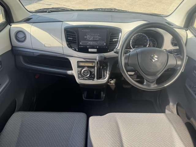 ワゴンＲ ＦＸ　禁煙車　社外ナビ　Ｂｌｕｅｔｏｏｔｈ接続　ＣＤ　ＤＶＤ　バックカメラ　アイドリングストップ　シートヒーター　キーレス　安全装置　衝突軽減ブレーキ　横滑り防止装置　盗難防止装置　パワーステアリング（2枚目）