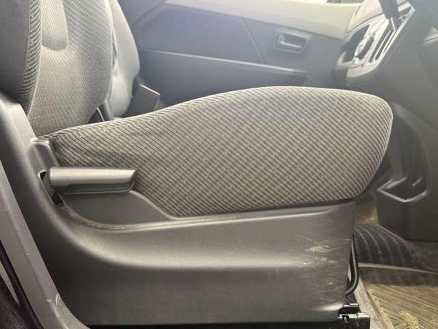 ワゴンＲ ＦＸ　禁煙車　ＫＥＮＷＯＯＤカーオーディオ　ＣＤ　ミュージックプレイヤー接続可　ＥＴＣ　アイドリングストップ　シートヒーター　キーレス　盗難防止装置　パワーステアリング　パワーウィンドウ　エアコン　クーラー（31枚目）