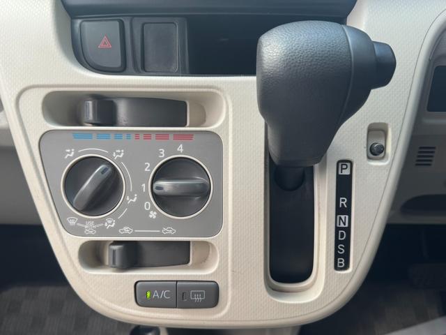 ムーヴ L 禁煙車 KENWOODカーオーディオ CD ミュージックプレイヤー接続可 アイドリングストップ キーレス 安全装置 横滑り防止装置 盗難防止装置 パワーステアリング パワーウィンドウ エアコン(6枚目)