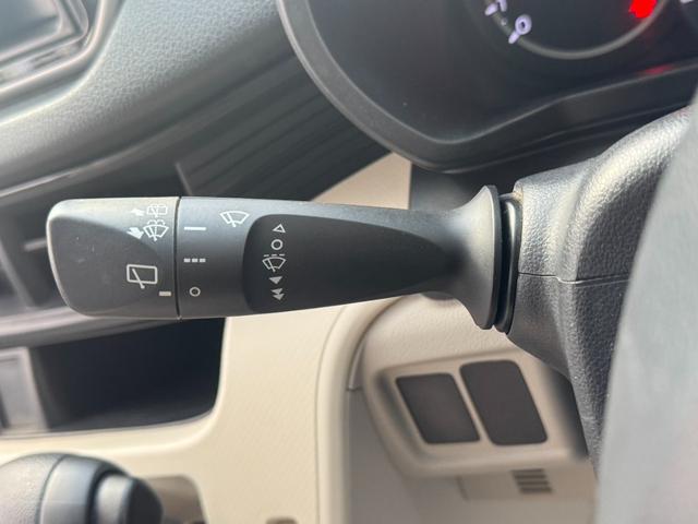 ムーヴ L 禁煙車 KENWOODカーオーディオ CD ミュージックプレイヤー接続可 アイドリングストップ キーレス 安全装置 横滑り防止装置 盗難防止装置 パワーステアリング パワーウィンドウ エアコン(8枚目)