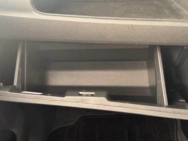 ムーヴ カスタム RSスマートセレクションSA 禁煙車 アイドリングストップ スマートキー 安全装置 衝突軽減ブレーキ 横滑り防止装置 盗難防止装置 アクセル踏み間違い防止装置 パワーステアリング パワーウィンドウ エアコン クーラー(28枚目)