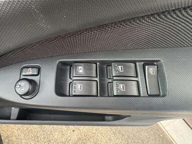 ムーヴ カスタム RSスマートセレクションSA 禁煙車 アイドリングストップ スマートキー 安全装置 衝突軽減ブレーキ 横滑り防止装置 盗難防止装置 アクセル踏み間違い防止装置 パワーステアリング パワーウィンドウ エアコン クーラー(31枚目)