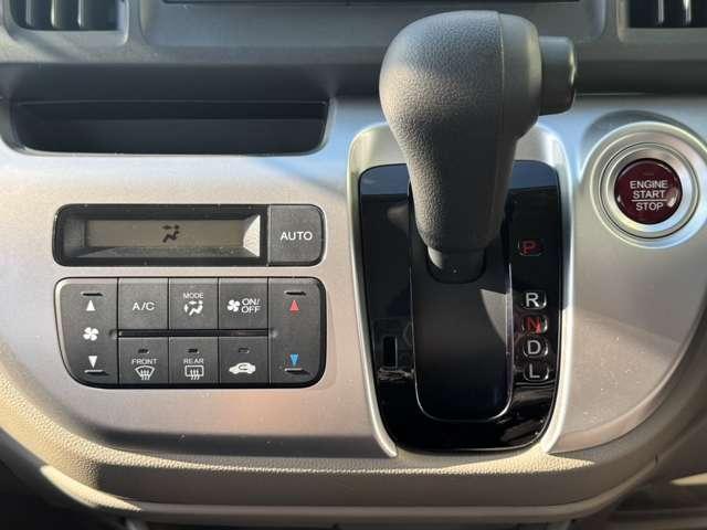 Ｎ－ＷＧＮ Ｇ　禁煙車　ナビ　ワンセグＴＶ　ＣＤ再生　ＥＴＣ　横滑り装置　スマートキー　電動格納ミラー　プッシュスタート　盗難防止装置　パワステ　パワーウィンドウ　エアバック　ベンチシート　アイドリングストップ（10枚目）