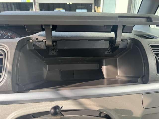 タント Ｘ　ＳＡＩＩＩ　禁煙車　Ｂｌｕｅｔｏｏｔｈ　ＤＶＤ再生　バックカメラ　衝突軽減ブレーキ　障害物センサー　横滑り防止装置　アクセル踏み間違い防止装置　レーンキープアシスト　スマートキー（32枚目）