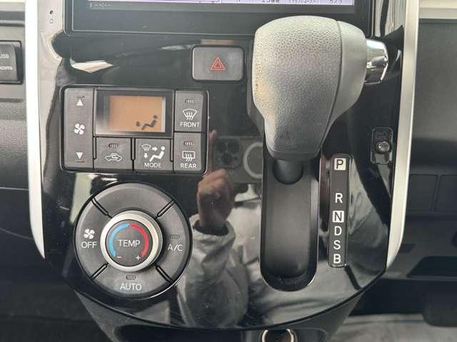タント カスタムＸ　トップエディションリミテッドＳＡＩＩＩ　禁煙車　ナビ　フルセグＴＶ　ＤＶＤ　Ｂｌｕｅｔｏｏｔｈ　全周囲カメラ　衝突軽減ブレーキ　横滑り防止装置　アイドリングストップ　両側電動スライドドア（12枚目）