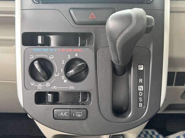 タント Ｌ　ＳＡ　禁煙車　ナビ　ワンセグＴＶ　Ｂｌｕｅｔｏｏｔｈ　　ＤＶＤ再生　衝突軽減ブレーキ　横滑り防止装置　衝突安全ボディ　盗難防止装置　ＡＢＳ　Ｗエアバック　アイドリングストップ　キーレスエントリー（9枚目）