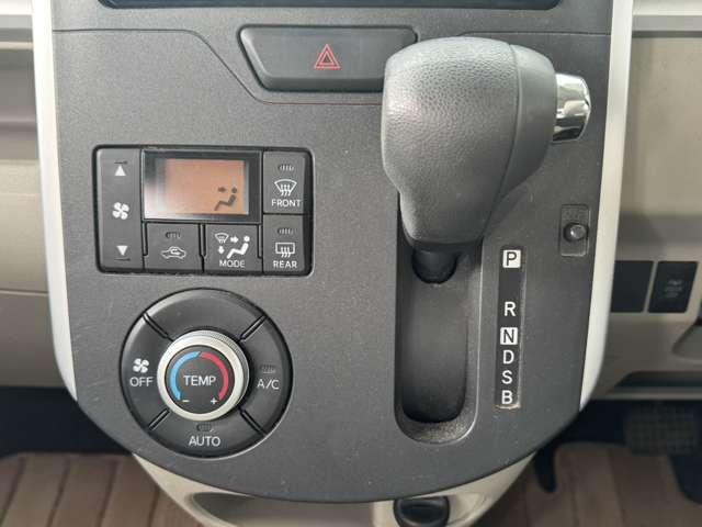 タント Ｘ　ＳＡＩＩ　禁煙車　ナビ　ワンセグＴＶ　ＣＤ　衝突軽減ブレーキ　横滑り防止装置　衝突安全ボディ　左側電動スライドドア　オートエアコン　ベンチシート　スマートキー（10枚目）