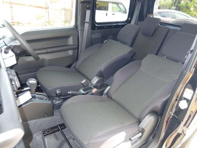 ジムニー XC 最新4型11月登録 届出済未使用車 衝突防止装置 LEDヘッドライト Rパ-キングセンサ- Hiビ-ムアシスト オ-トライト クル-ズコントロ-ル アイドリングSTOP シ-トヒ-タ- 本革ハンドル(16枚目)