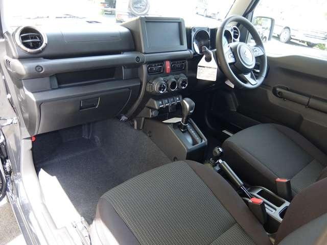 ジムニー XC 最新4型11月登録 届出済未使用車 衝突防止装置 LEDヘッドライト Rパ-キングセンサ- Hiビ-ムアシスト オ-トライト クル-ズコントロ-ル アイドリングSTOP シ-トヒ-タ- 本革ハンドル(17枚目)