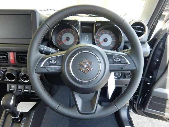 ジムニー XC 最新4型11月登録 届出済未使用車 衝突防止装置 LEDヘッドライト Rパ-キングセンサ- Hiビ-ムアシスト オ-トライト クル-ズコントロ-ル アイドリングSTOP シ-トヒ-タ- 本革ハンドル(19枚目)