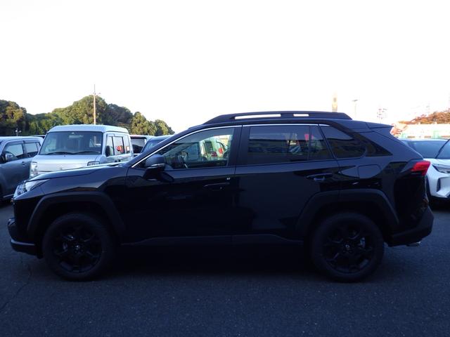 RAV4 ハイブリッドアドベンチャー オフロードパッケージII 登録済未使用車、純正ディスプレーオーディオ、地デジフルセグTV、Bluetoothオーディオ、デジタルインナーミラー、全方位モニター、パワーバックドア、LEDオートヘッドライト(14枚目)