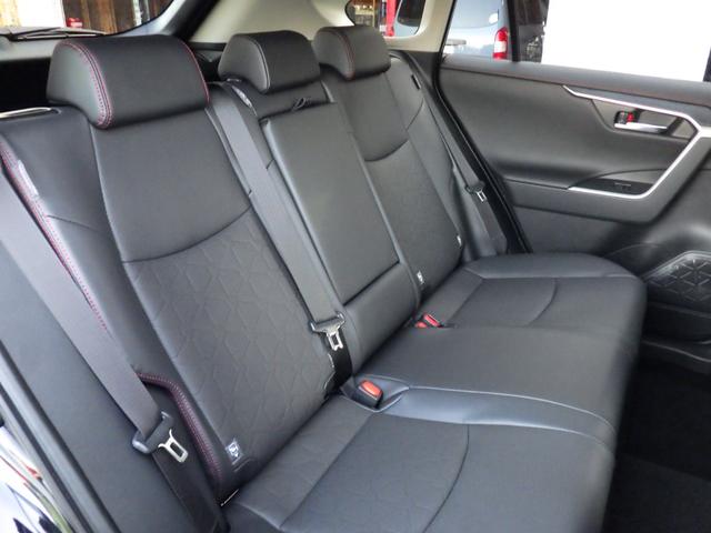 RAV4 ハイブリッドアドベンチャー オフロードパッケージII 登録済未使用車、純正ディスプレーオーディオ、地デジフルセグTV、Bluetoothオーディオ、デジタルインナーミラー、全方位モニター、パワーバックドア、LEDオートヘッドライト(18枚目)
