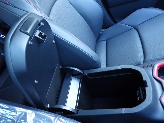 RAV4 ハイブリッドアドベンチャー オフロードパッケージII 登録済未使用車、純正ディスプレーオーディオ、地デジフルセグTV、Bluetoothオーディオ、デジタルインナーミラー、全方位モニター、パワーバックドア、LEDオートヘッドライト(31枚目)