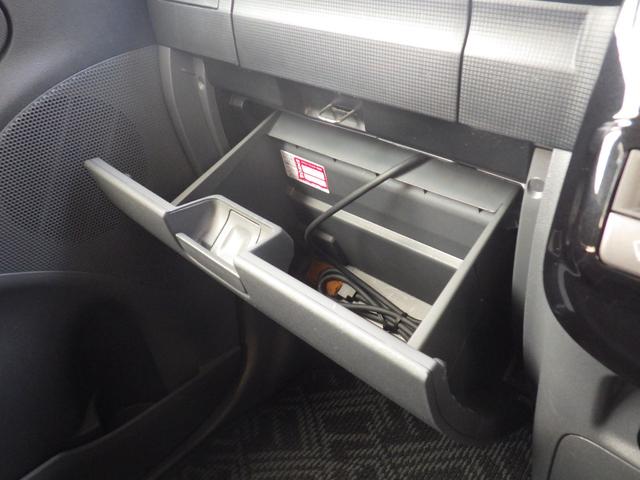 タント カスタムＲＳ　社外メモリーナビ、地デジフルセグＴＶ、ＣＤ録音機能、左側パワースライドドア、キーレスエントリー、ベンチタイプシート、ＥＴＣ、ディスチャージヘッドライト、純正アルミホイール（27枚目）