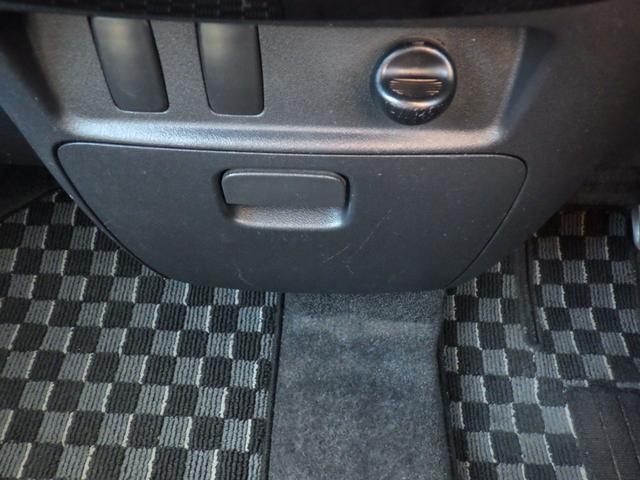 タント カスタムＸ　社外ＨＤＤナビ、地デジワンセグＴＶ、ＣＤ・ＤＶＤ再生、キーレスエントリー、左側パワースライドドア、ベンチタイプシート、純正アルミホイール（31枚目）