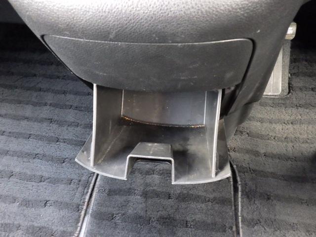 セレナ ハイウェイスター 純正HDDナビ、地デジフルセグTV、Bluetoothオーディオ、バックモニター、キーレスエントリー、両側パワースライドドア、ETC、純正アルミホイール(37枚目)