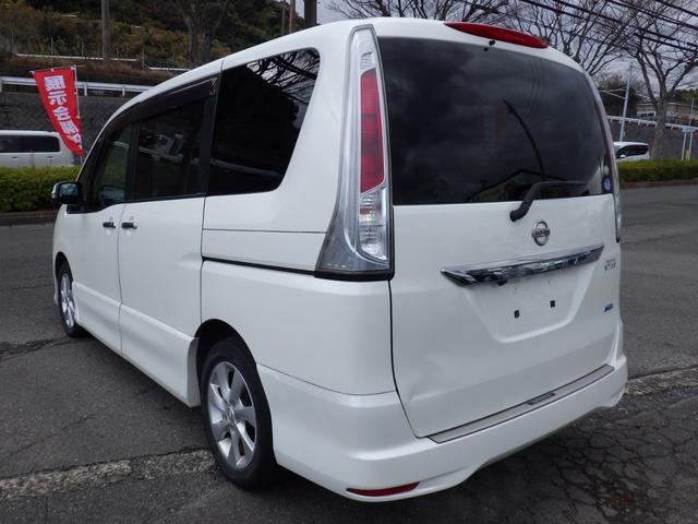 セレナ ハイウェイスター Vセレクション 純正メモリーナビ、地デジフルセグTV、Bluetoothオーディオ、バックモニター、両側パワースライドドア、インテリジェントキー、純正アルミホイール、クルーズコントロール(13枚目)