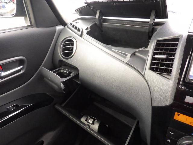 ��؂Ȉ��Ԃ��������̎����ύڎԂQ��z�u���Ă��܂��B���C�y�ɂ��\���t���������B