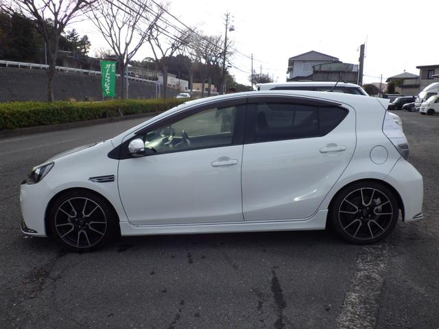 アクア 　純正メモリーナビ、地デジフルセグＴＶ、Ｂｌｕｅｔｏｏｔｈオーディオ、バックモニター、インテリジェントキー、専用エアロ、専用アルミ、電動格納ドアミラー、（14枚目）