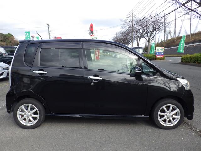 ��؂Ȉ��Ԃ��������̎����ύڎԂQ��z�u���Ă��܂��B���C�y�ɂ��\���t���������B