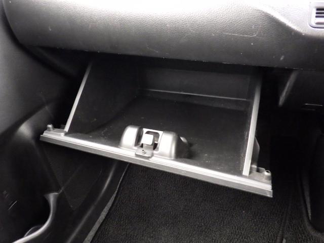 ��؂Ȉ��Ԃ��������̎����ύڎԂQ��z�u���Ă��܂��B���C�y�ɂ��\���t���������B