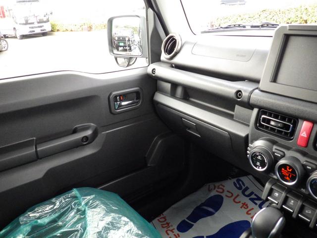 ��؂Ȉ��Ԃ��������̎����ύڎԂQ��z�u���Ă��܂��B���C�y�ɂ��\���t���������B