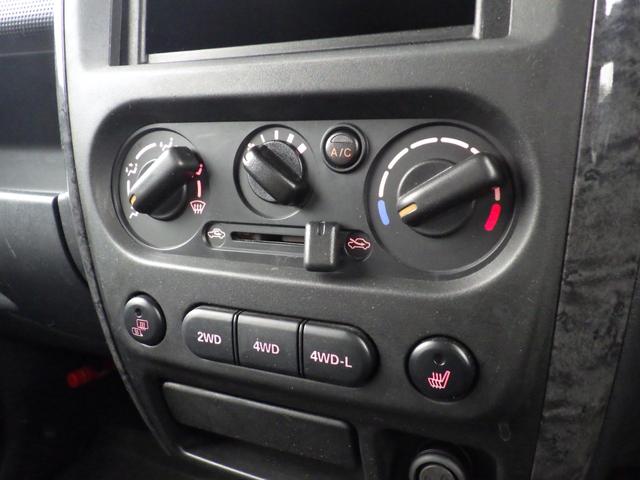 ��؂Ȉ��Ԃ��������̎����ύڎԂQ��z�u���Ă��܂��B���C�y�ɂ��\���t���������B