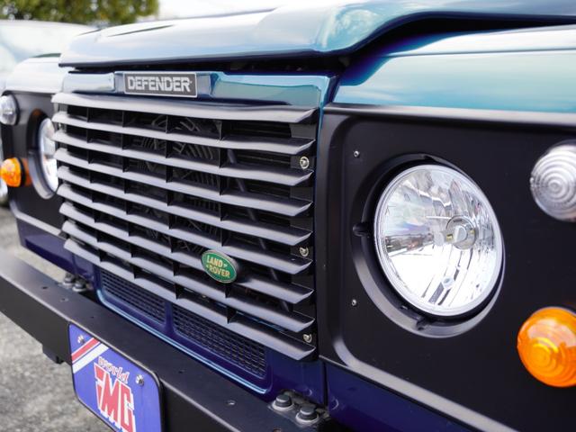 ディフェンダー ９０　４ＷＤ　サンルーフ　ＬＥＤヘッドライト　１６インチアルミ　ステンレスマフラー　サイドステップ　６人乗り　ＡＴ　限定４５０台　Ｖ８エンジン　ＥＴＣ　禁煙車（10枚目）