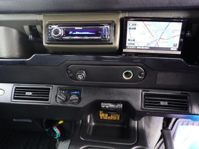 ディフェンダー ９０　４ＷＤ　サンルーフ　ＬＥＤヘッドライト　１６インチアルミ　ステンレスマフラー　サイドステップ　６人乗り　ＡＴ　限定４５０台　Ｖ８エンジン　ＥＴＣ　禁煙車（16枚目）