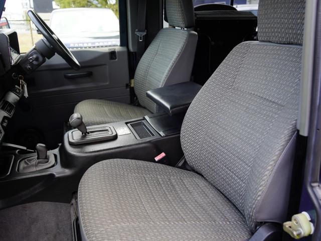 ディフェンダー ９０　４ＷＤ　サンルーフ　ＬＥＤヘッドライト　１６インチアルミ　ステンレスマフラー　サイドステップ　６人乗り　ＡＴ　限定４５０台　Ｖ８エンジン　ＥＴＣ　禁煙車（18枚目）
