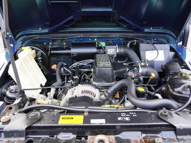 ディフェンダー ９０　４ＷＤ　サンルーフ　ＬＥＤヘッドライト　１６インチアルミ　ステンレスマフラー　サイドステップ　６人乗り　ＡＴ　限定４５０台　Ｖ８エンジン　ＥＴＣ　禁煙車（22枚目）