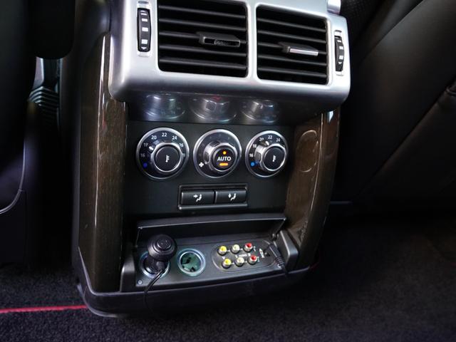 レンジローバーヴォーグ オートバイオグラフィー　４ＷＤ　赤黒コンビレザーシート　サンルーフ　前後シートエアコン　リアリクライニング　ステアＨ　ナビ　ハーマンカードン　スーパーチャージド　エアサス　ＨＩＤ　全周囲カメラ　２０インチアルミ　禁煙車（22枚目）