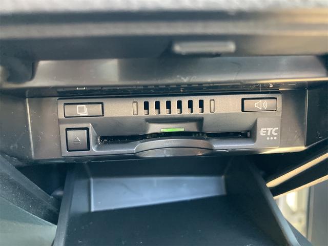 カムリ ＷＳ　レンタカーアップ車　ドライブレコーダー　ＥＴＣ　クリアランスソナー　レーンアシスト　オートクルーズコントロール　衝突被害軽減システム　バックカメラ　ナビ　アルミホイール　オートマチックハイビーム（12枚目）