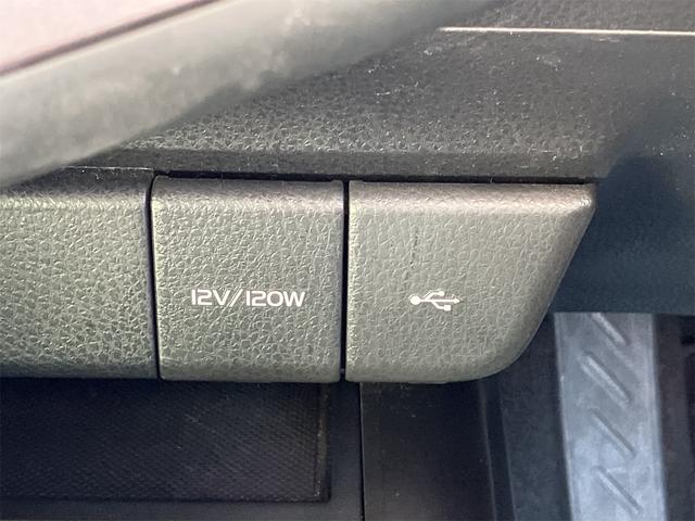 カムリ ＷＳ　レンタカーアップ車　ドライブレコーダー　ＥＴＣ　クリアランスソナー　レーンアシスト　オートクルーズコントロール　衝突被害軽減システム　バックカメラ　ナビ　アルミホイール　オートマチックハイビーム（38枚目）