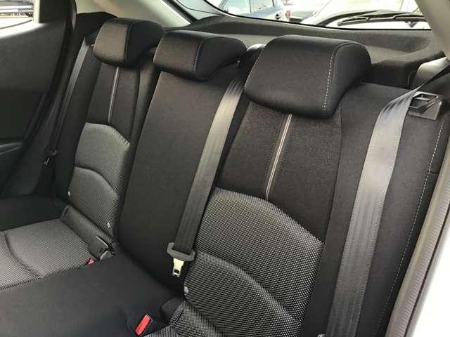 デミオ １．３　１３Ｓ　ツーリング　ナビ　ＥＴＣ　ドラレコ　シートヒーター　ＣＤ　アイドルストップ　サイドエアバッグ　ＡＡＣ　ＵＳＢ　シートヒータ　ＥＳＣ　アドバンスキー　パワーステアリング　盗難防止装置　キーレス　ＡＢＳ　エアバック（8枚目）