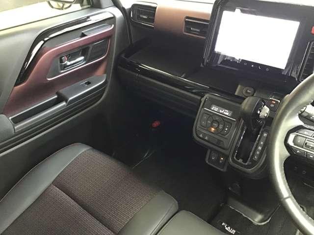 フレアワゴンカスタムスタイル ６６０　カスタムスタイル　ＸＳ　両側電動スライドドア　ナビ　ＥＴＣ　Ｗパワースライドドア　ＡＡＣ　レーダークルーズコントロール　アルミホイール　コーナーセンサー　ＡＢＳ　イモビライザー　オットマン　スマートキー　アイドリングストップ（18枚目）