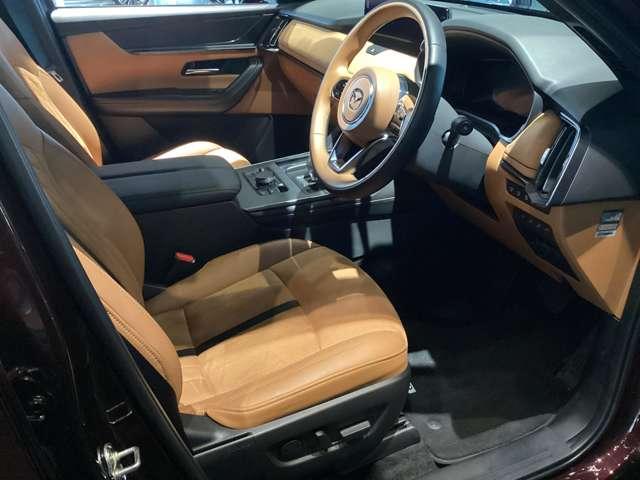 ＣＸ－８０ ３．３　ＸＤハイブリッド　プレミアム　スポーツ　ディーゼルタ　試乗車アップ　大型サンルーフ　レーダークルーズ　パノラマサンルーフ　クリアランスソナー　パワーシート　衝突被害軽減システム　シートヒーター　４ＷＤ　オートマチックハイビーム　バックカメラ　３列（12枚目）