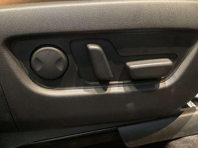 ＣＸ－８０ ３．３　ＸＤハイブリッド　プレミアム　スポーツ　ディーゼルタ　試乗車アップ　大型サンルーフ　レーダークルーズ　パノラマサンルーフ　クリアランスソナー　パワーシート　衝突被害軽減システム　シートヒーター　４ＷＤ　オートマチックハイビーム　バックカメラ　３列（13枚目）